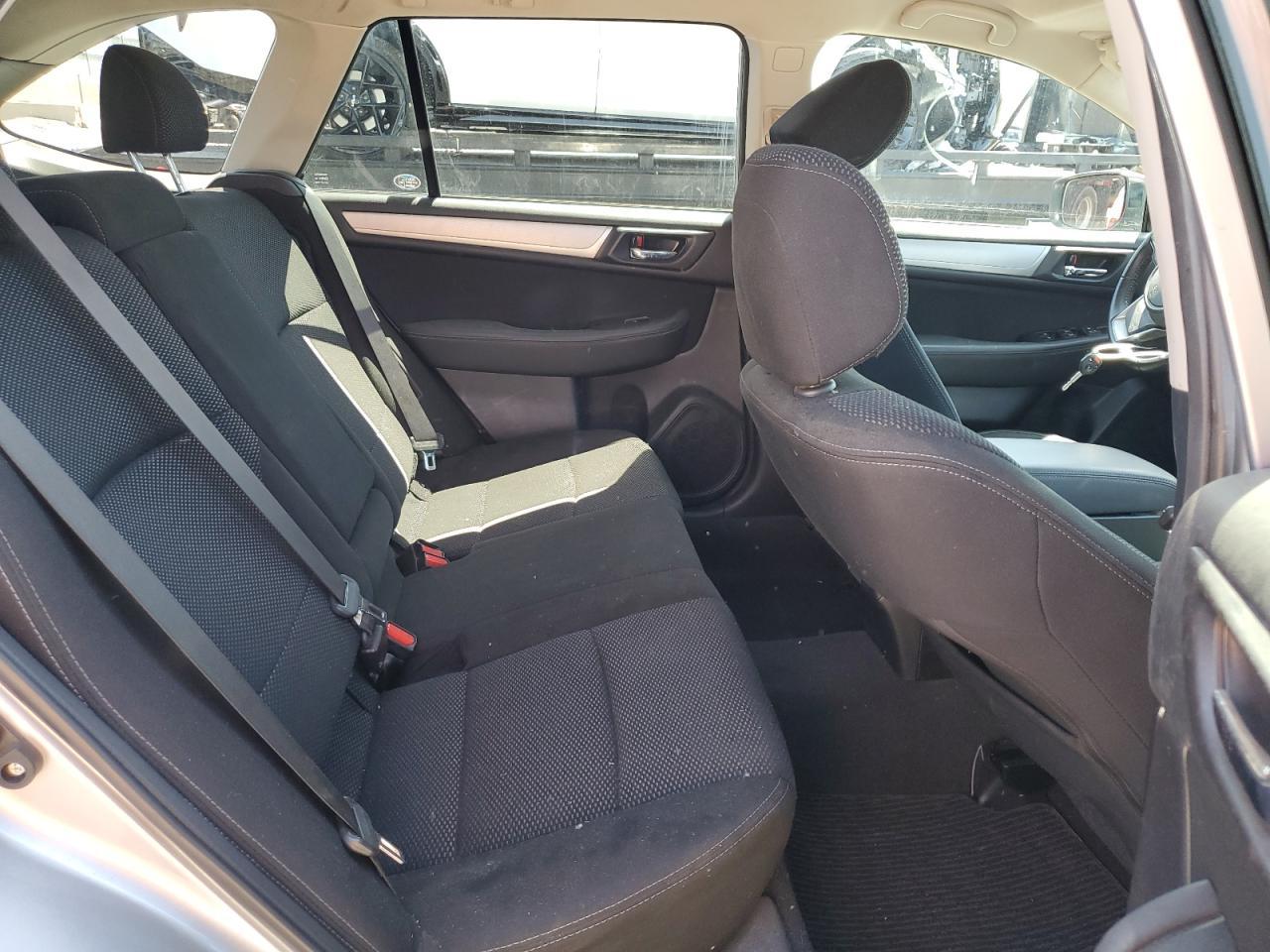2018 SUBARU Outback