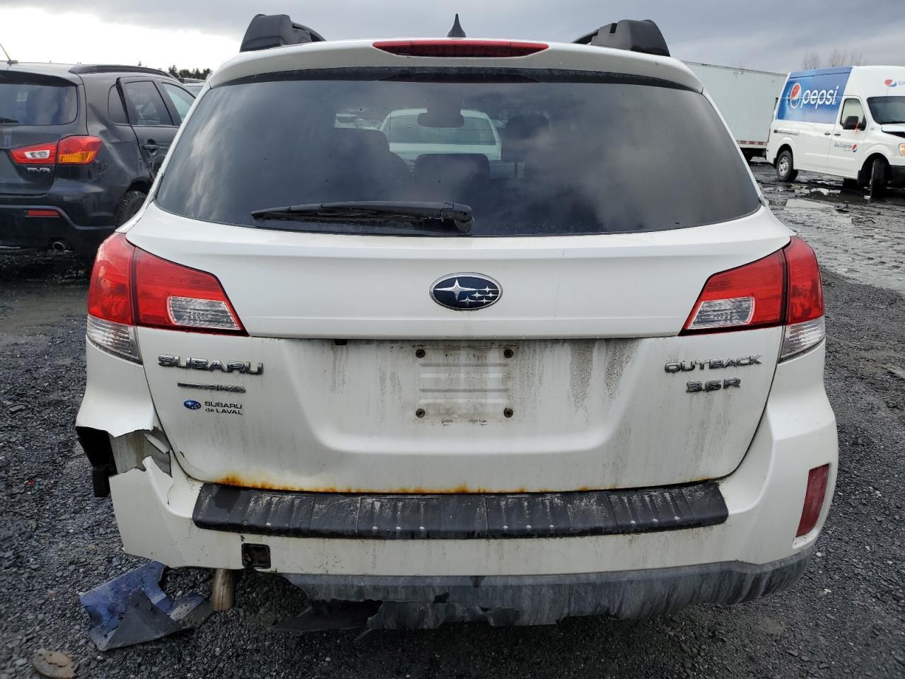 2013 SUBARU Outback