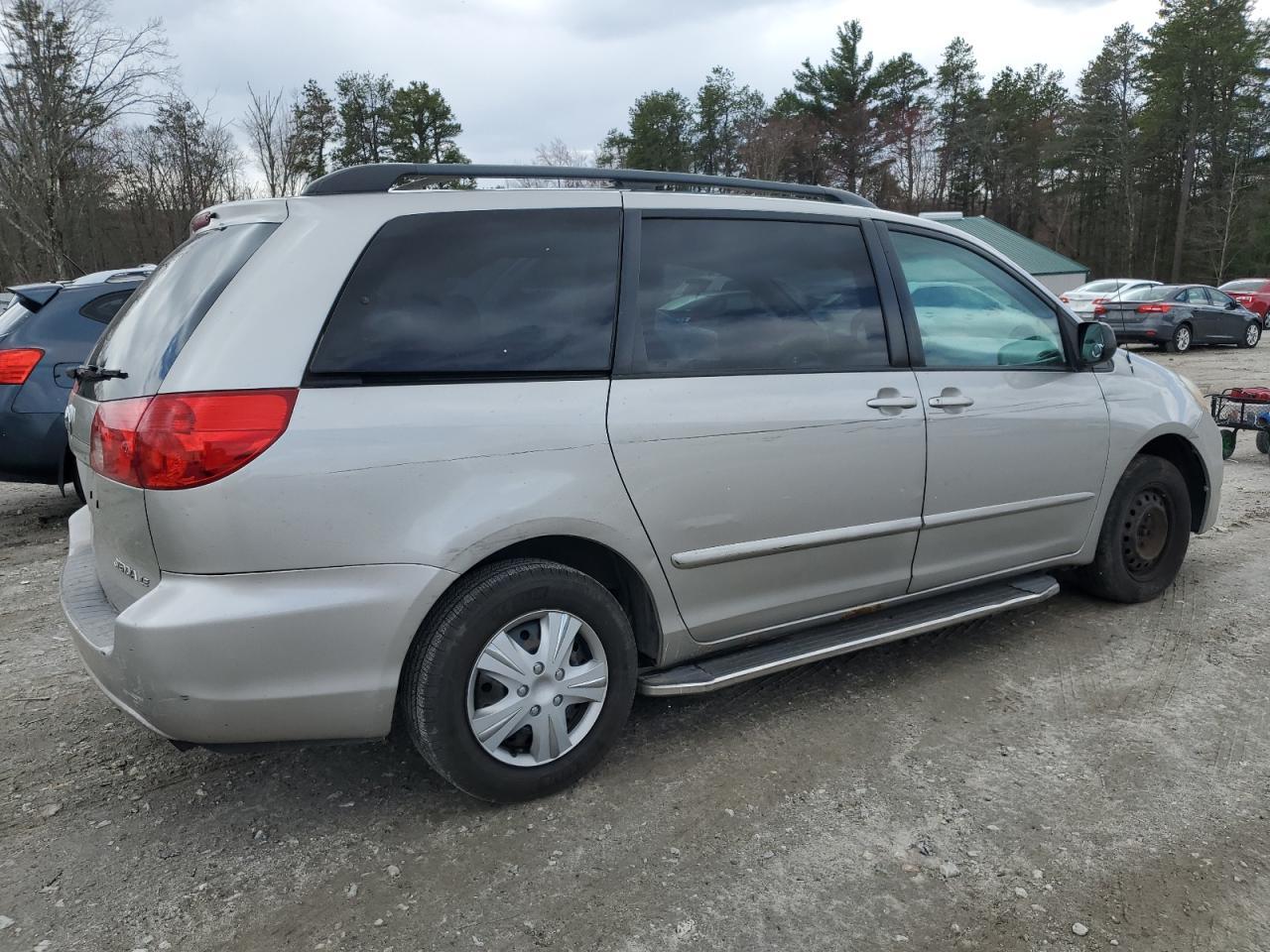 2006 TOYOTA SIENNA