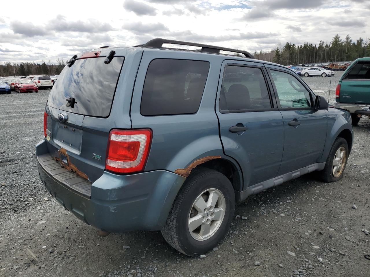 2010 FORD ESCAPE
