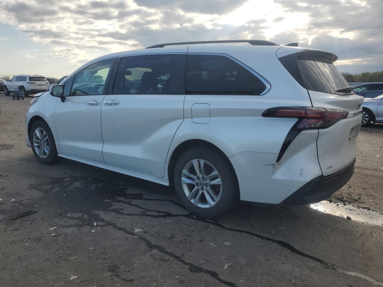 2022 TOYOTA SIENNA