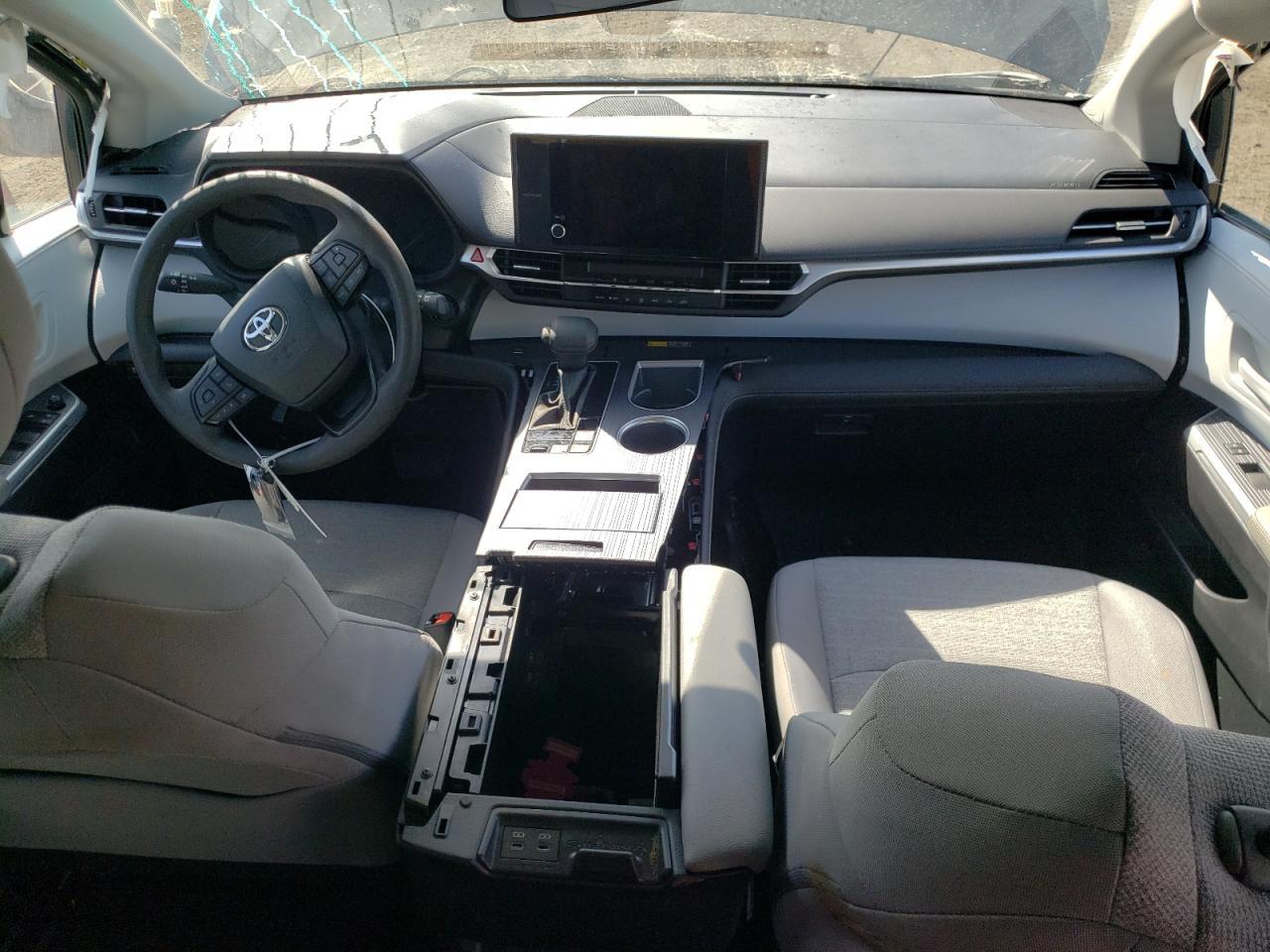 2025 TOYOTA SIENNA