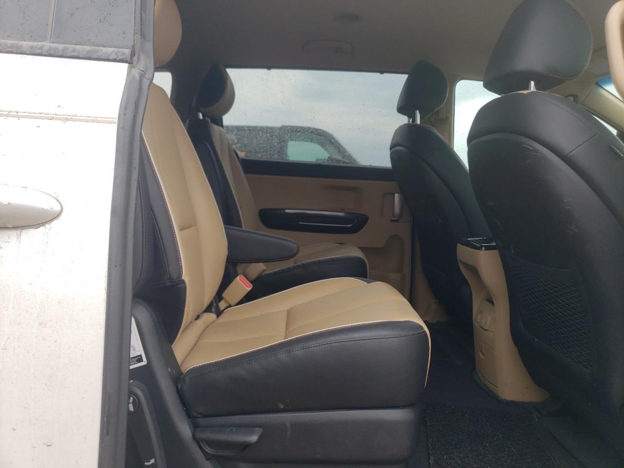 2016 KIA SEDONA