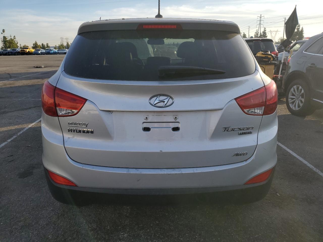 2011 HYUNDAI TUCSON