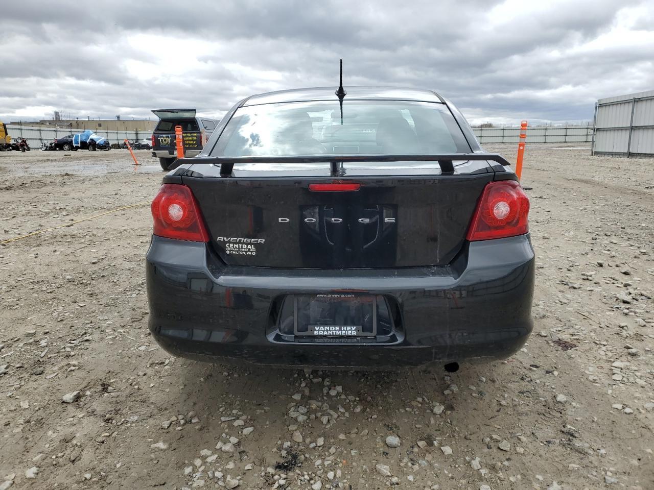 2014 DODGE Avenger