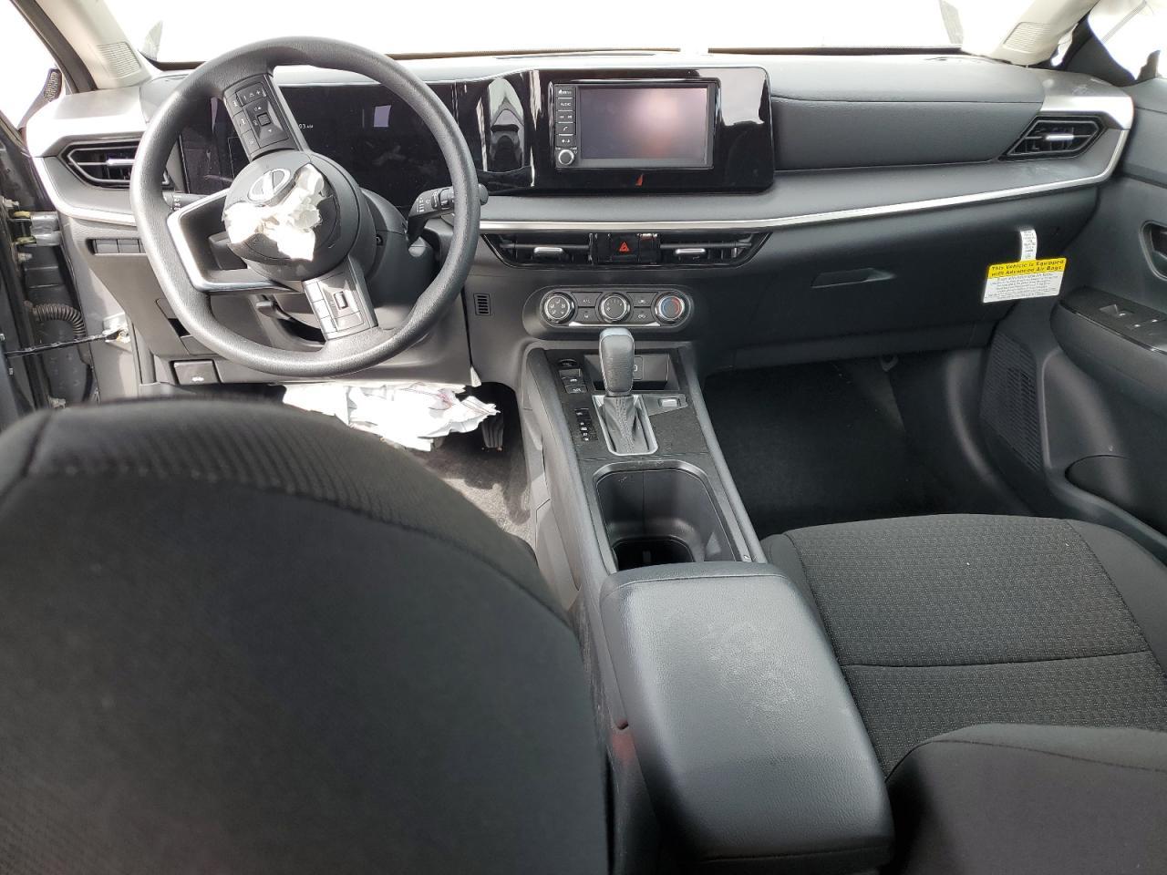 2025 NISSAN KICKS