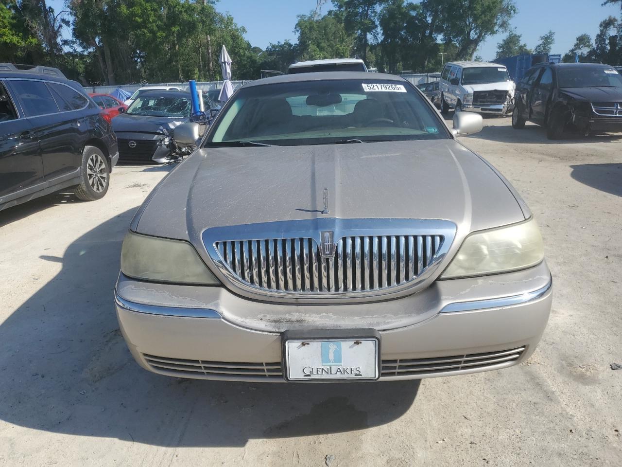 2003 LINCOLN Town Car