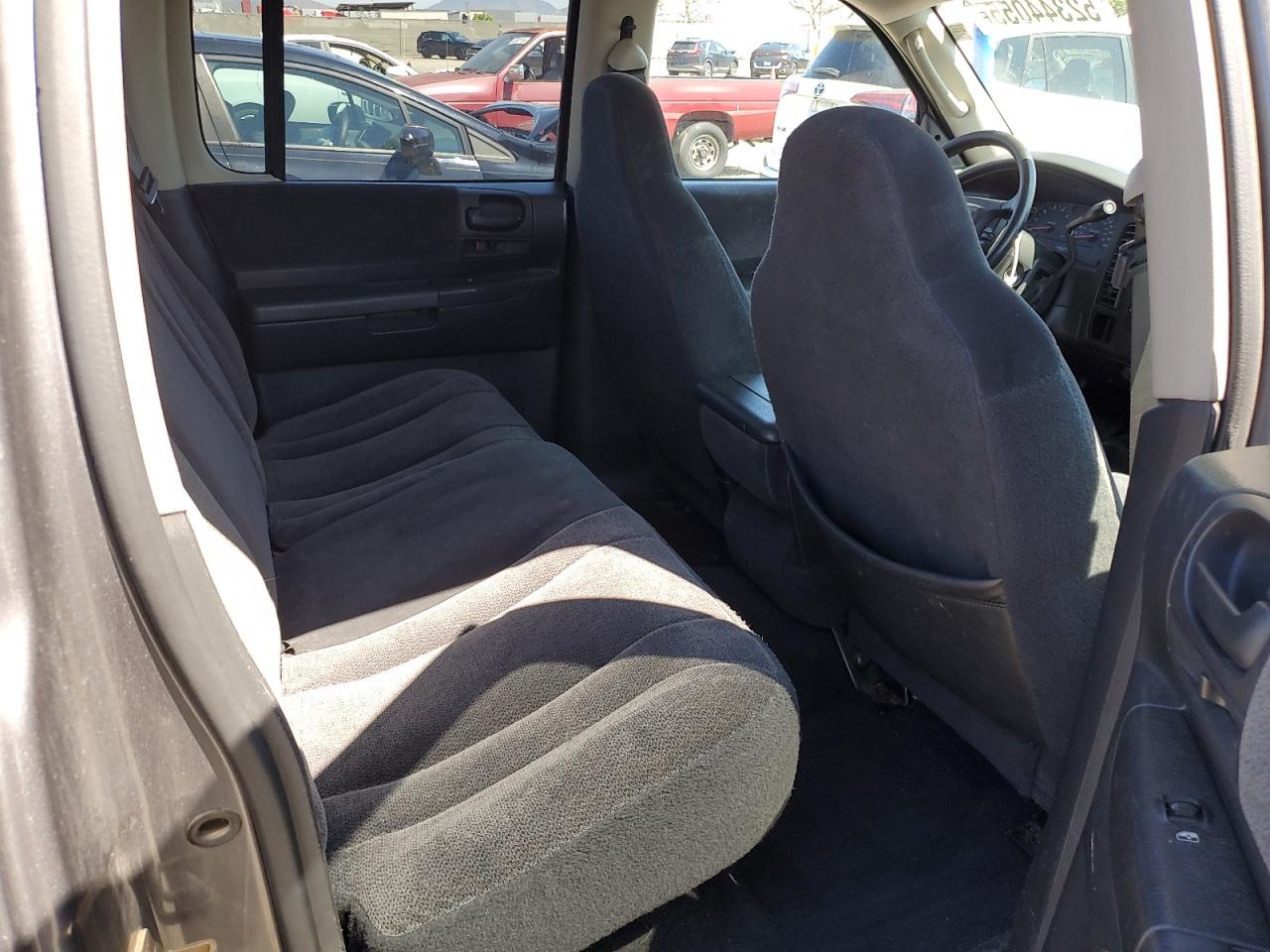 2004 DODGE Dakota