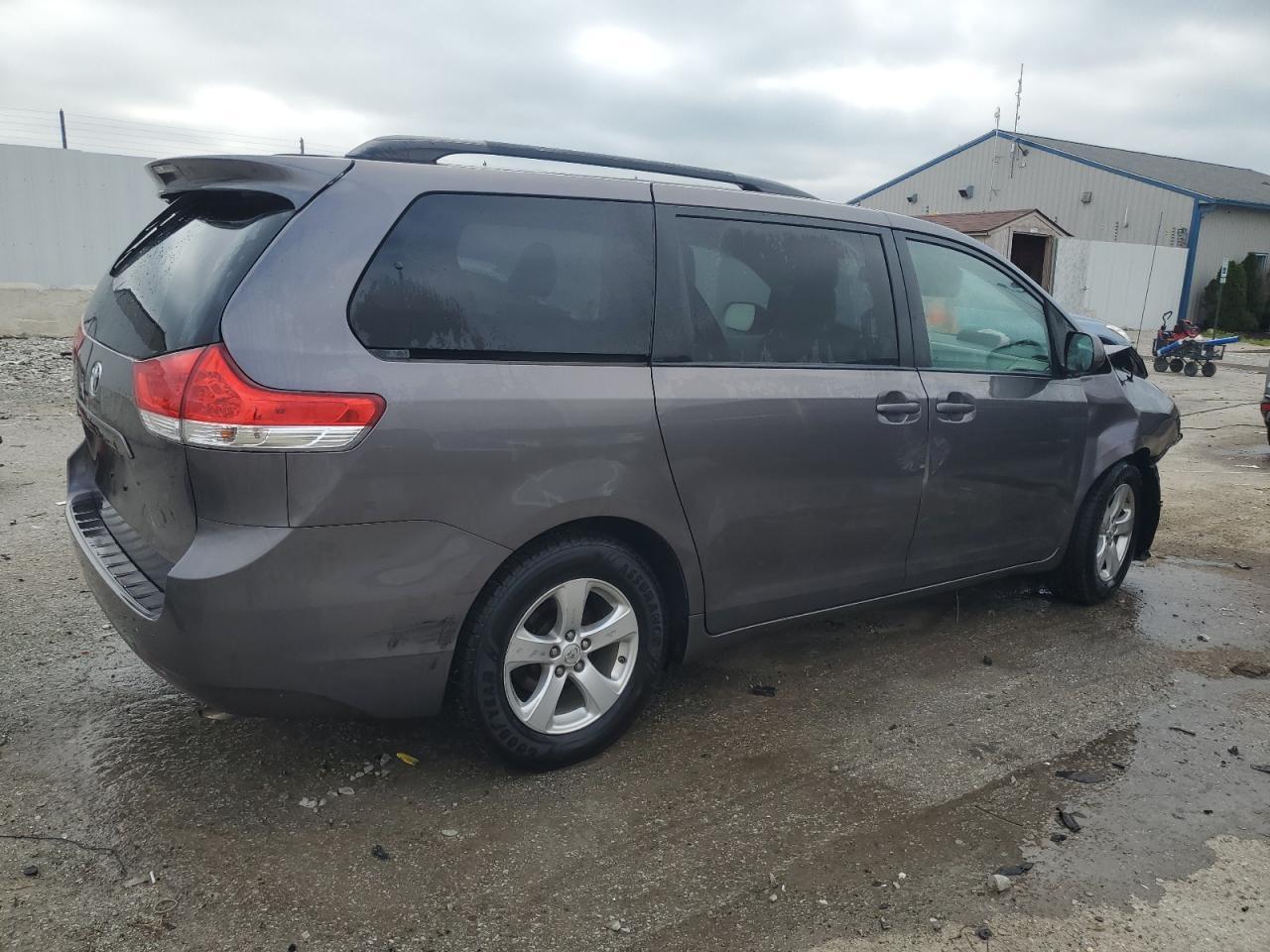 2014 TOYOTA SIENNA