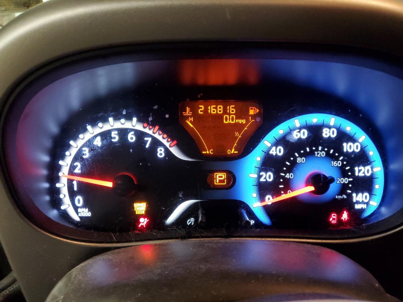 2011 NISSAN CUBE