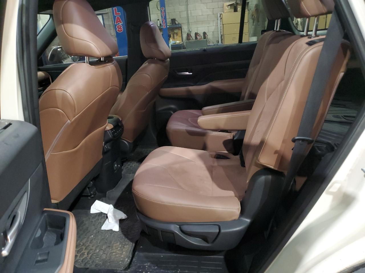 2024 TOYOTA HIGHLANDER