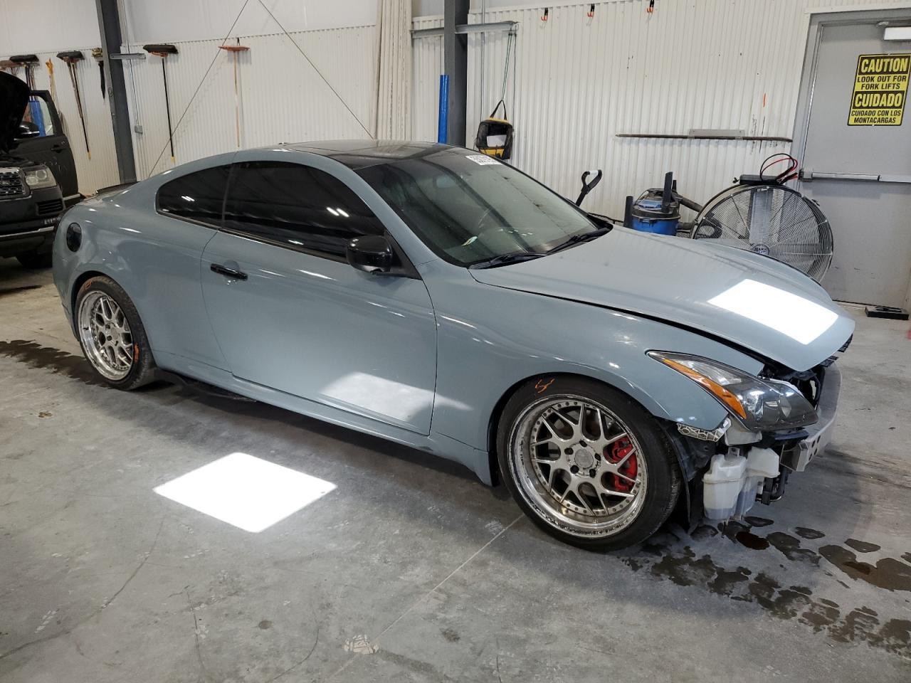 2011 INFINITI G37