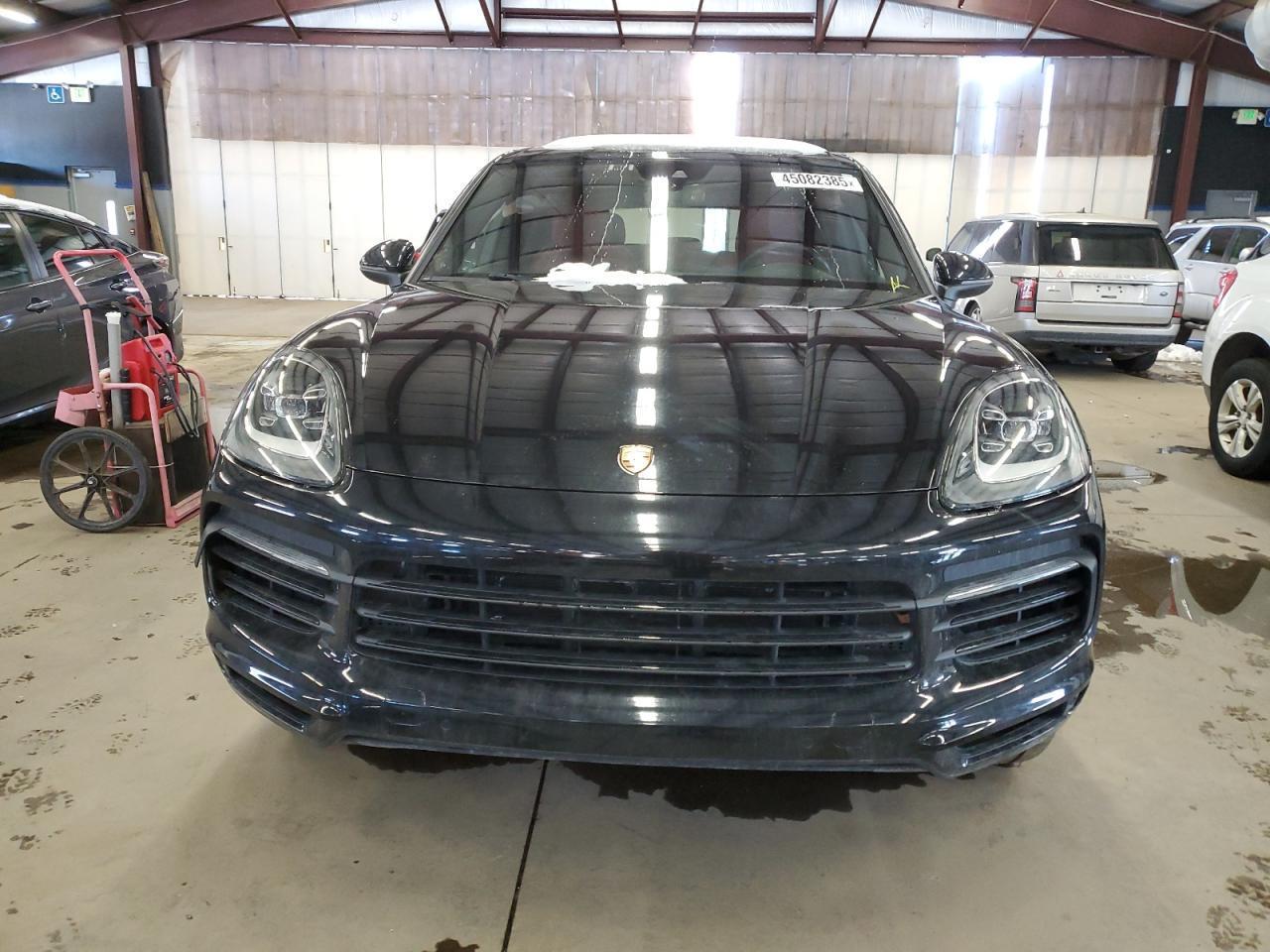 2021 PORSCHE CAYENNE