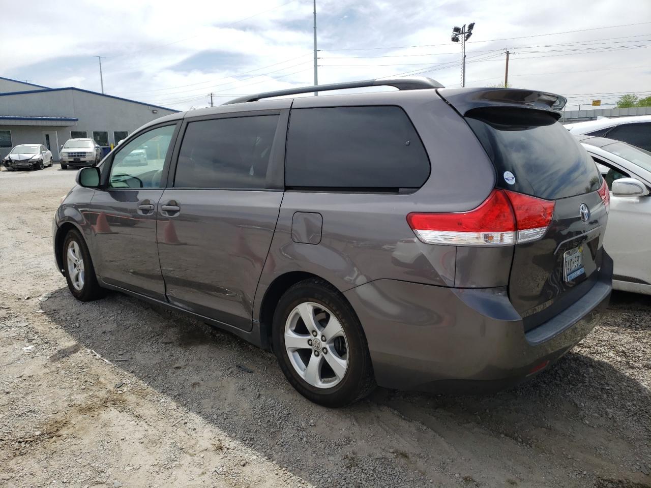 2012 TOYOTA SIENNA