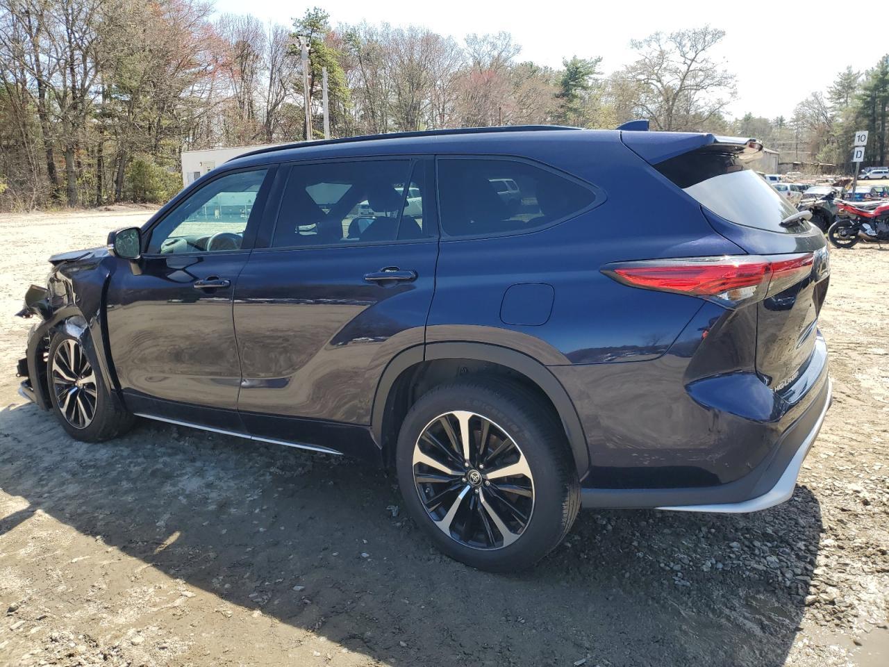 2022 TOYOTA HIGHLANDER