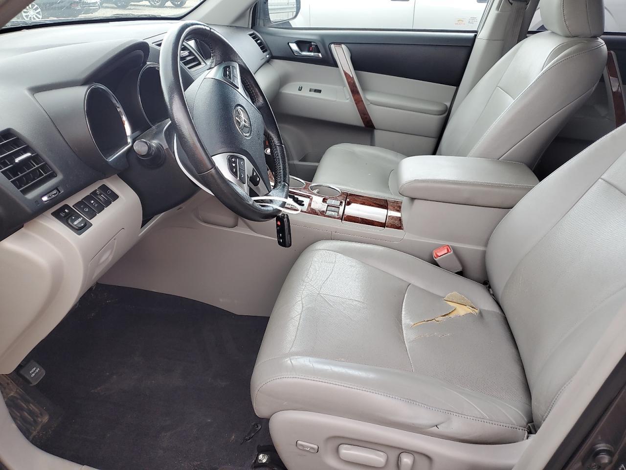 2012 TOYOTA HIGHLANDER