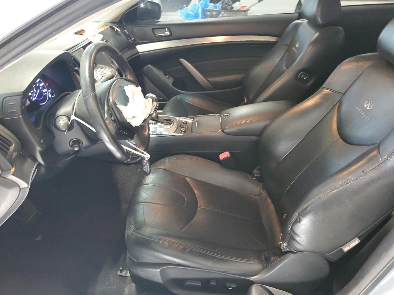 2011 INFINITI G37