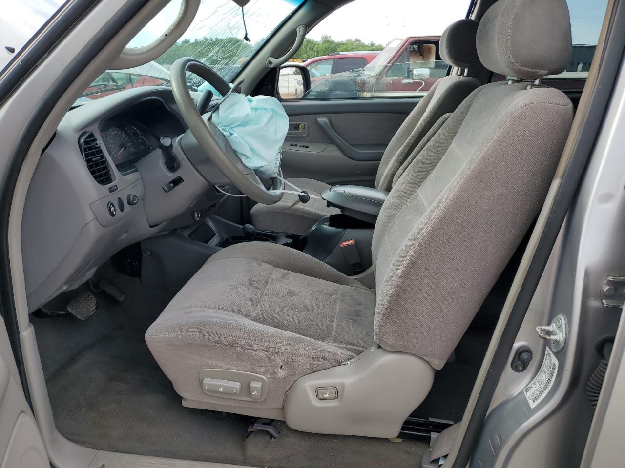 2001 TOYOTA Sequoia