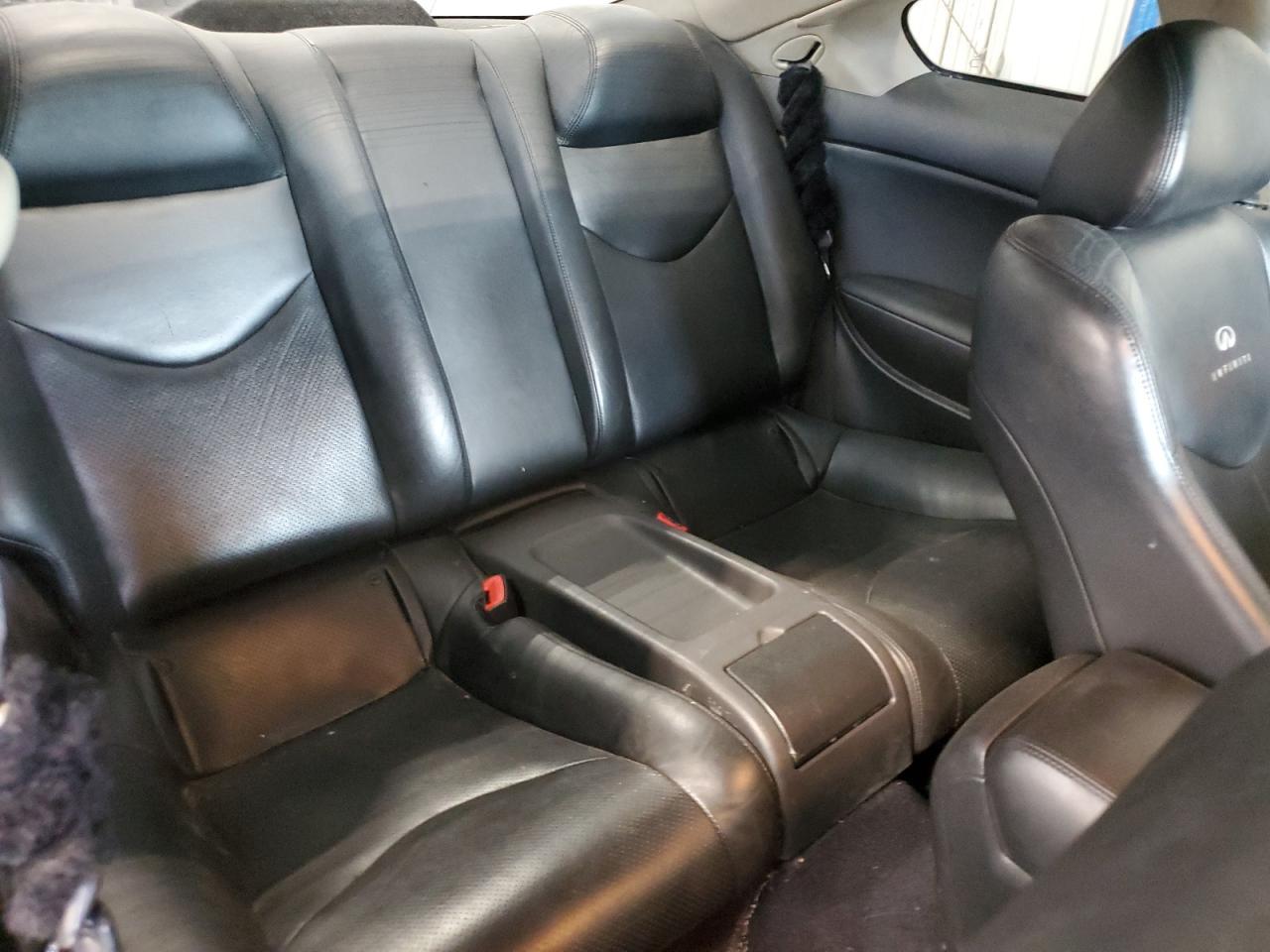 2011 INFINITI G37