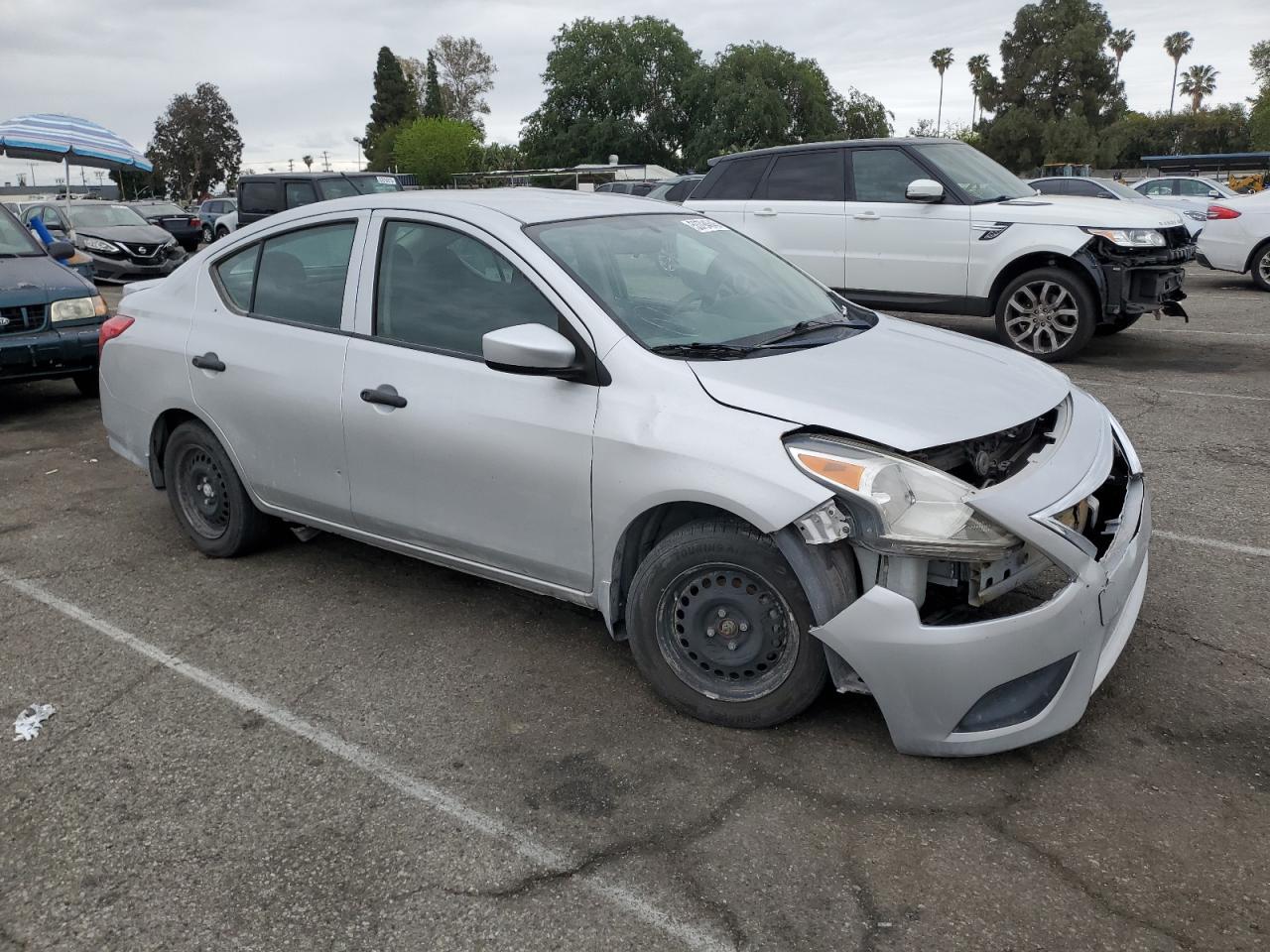 2017 NISSAN VERSA