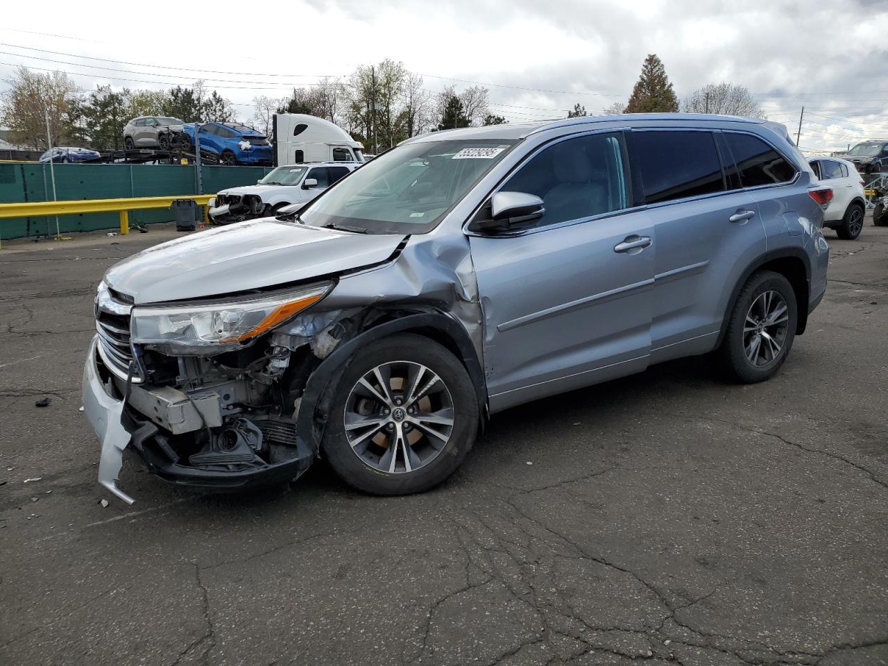 2016 TOYOTA HIGHLANDER