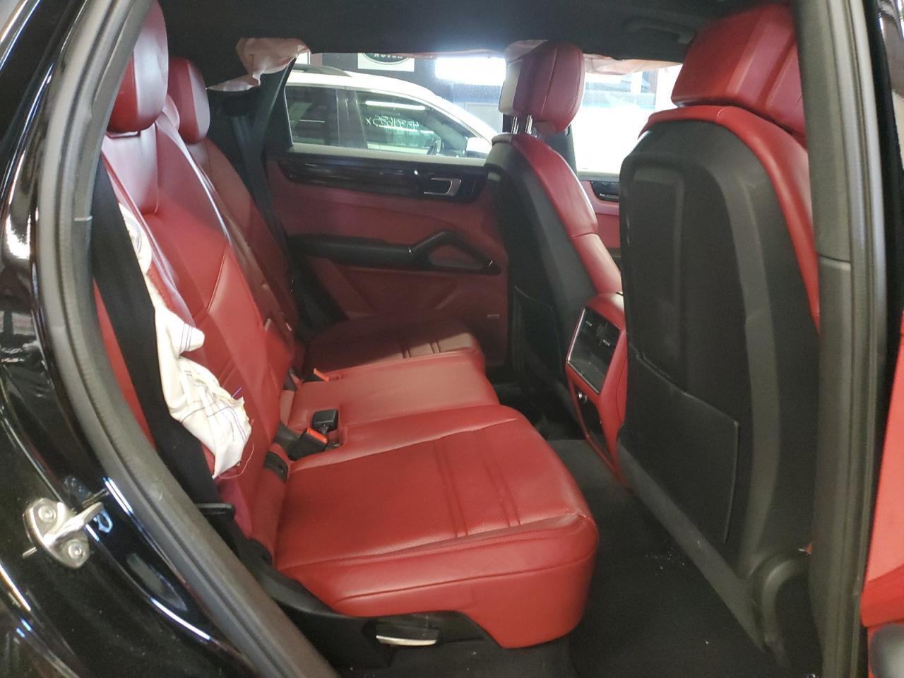 2021 PORSCHE CAYENNE