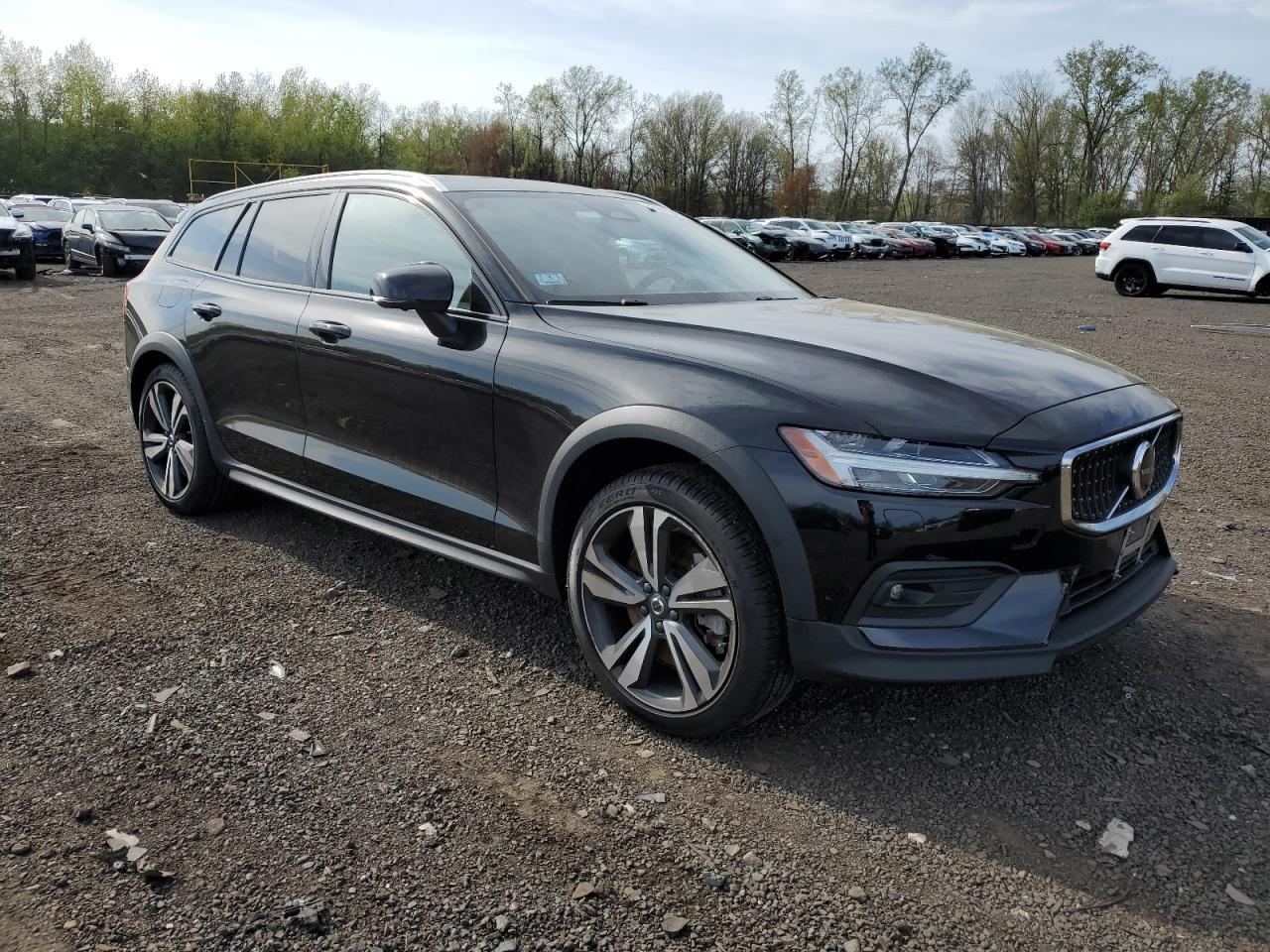 2024 VOLVO V60