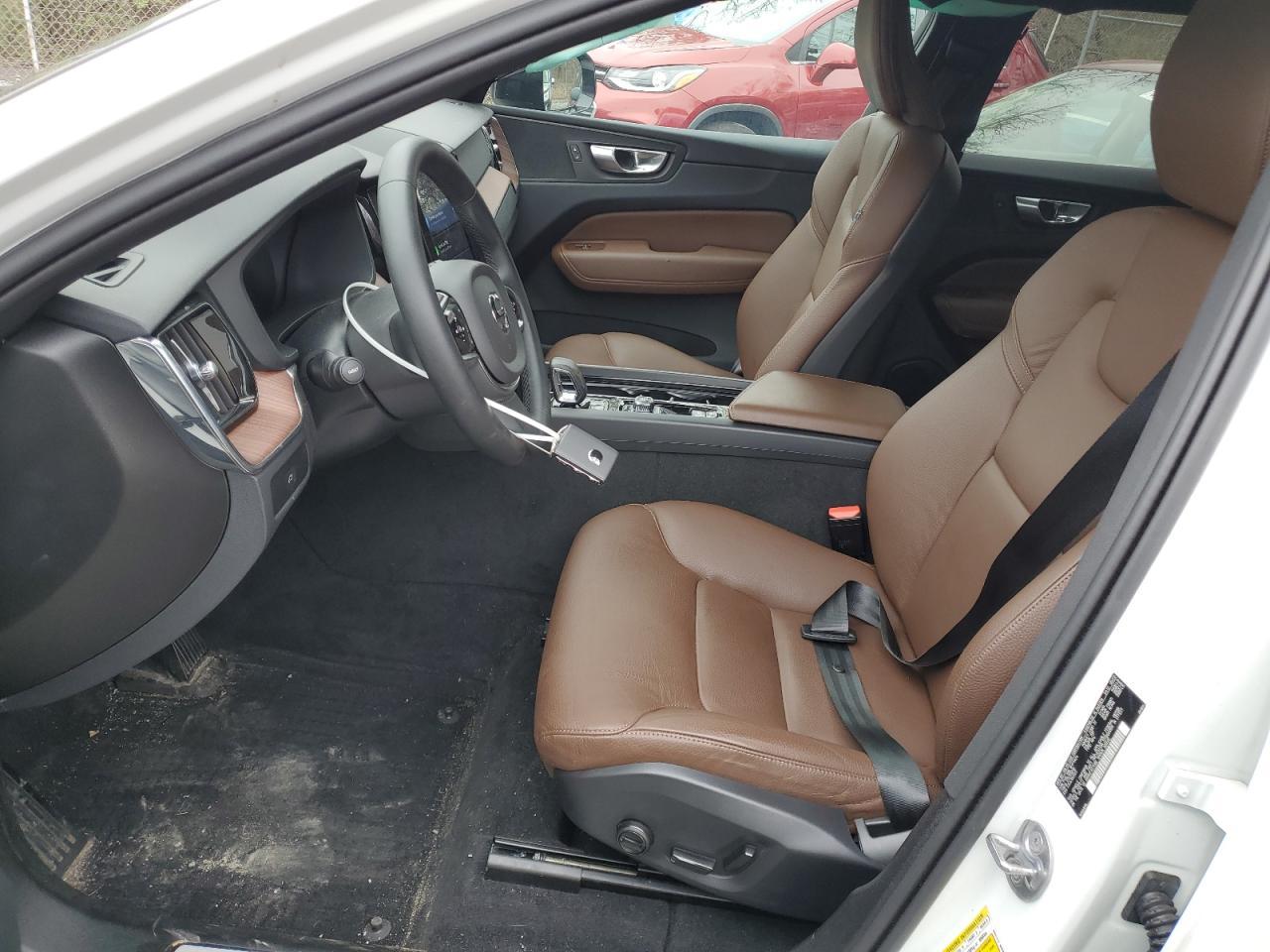 2024 VOLVO XC60