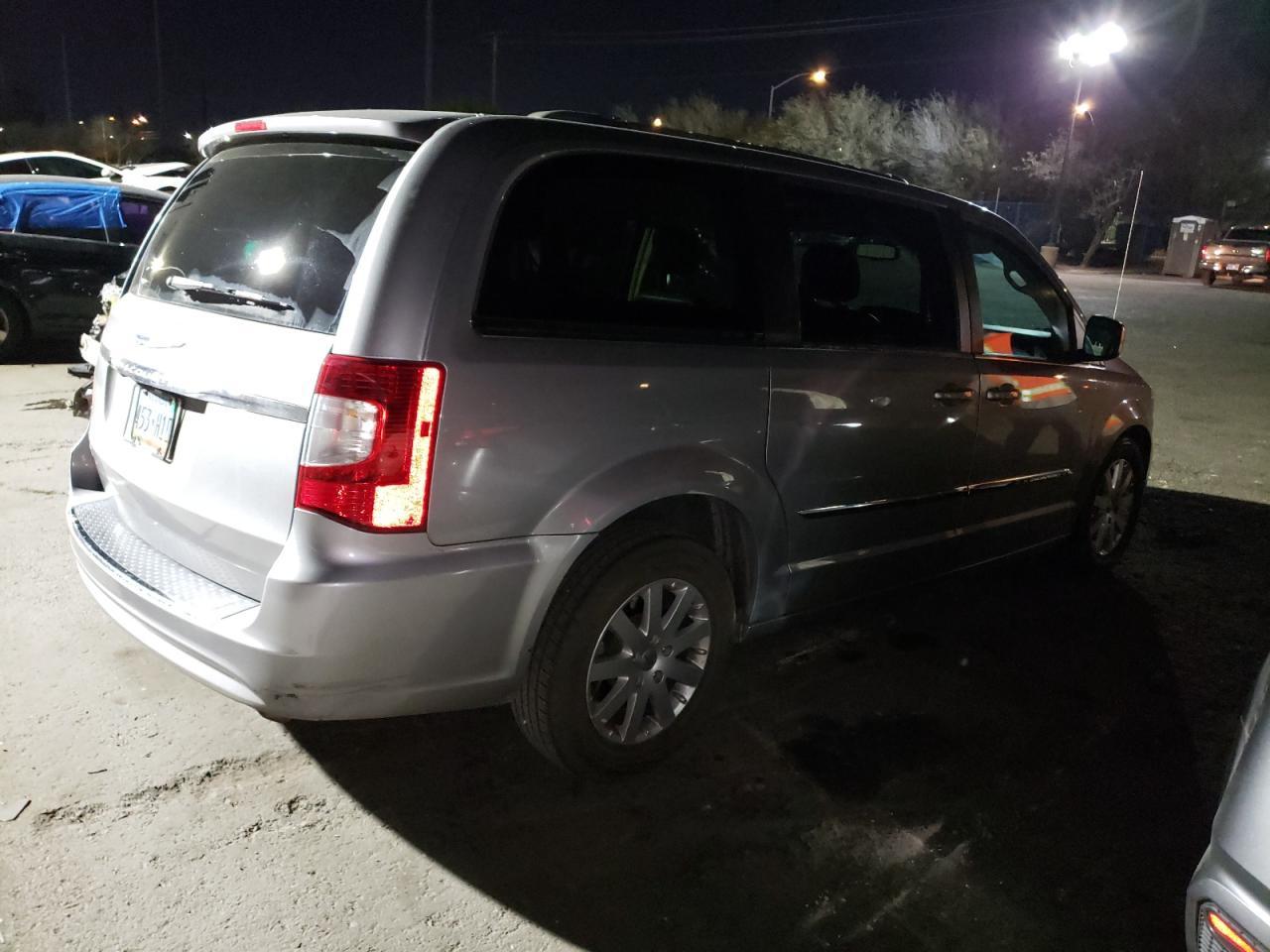 2016 CHRYSLER Town & Cou