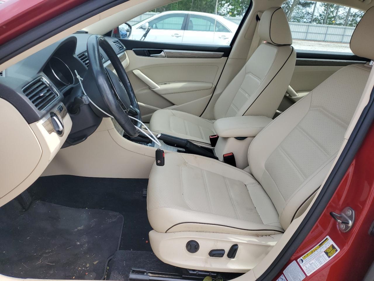 2017 VOLKSWAGEN Passat