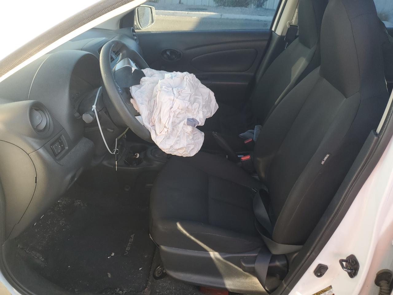 2017 NISSAN VERSA