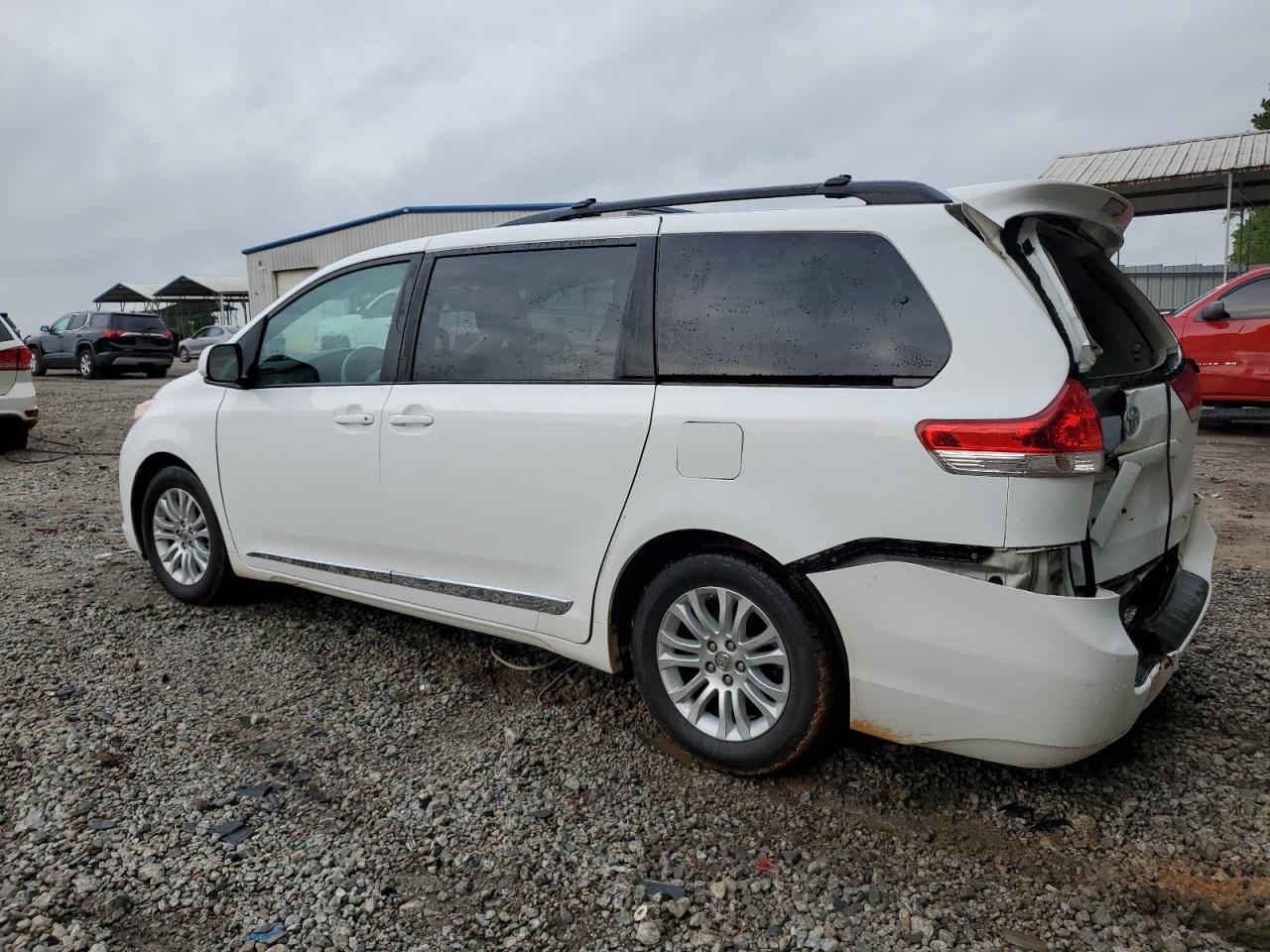 2014 TOYOTA SIENNA