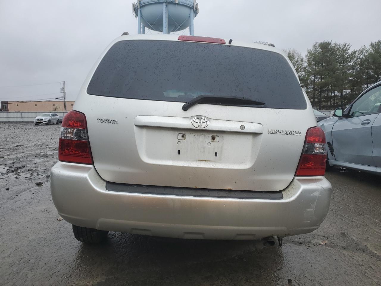 2005 TOYOTA HIGHLANDER