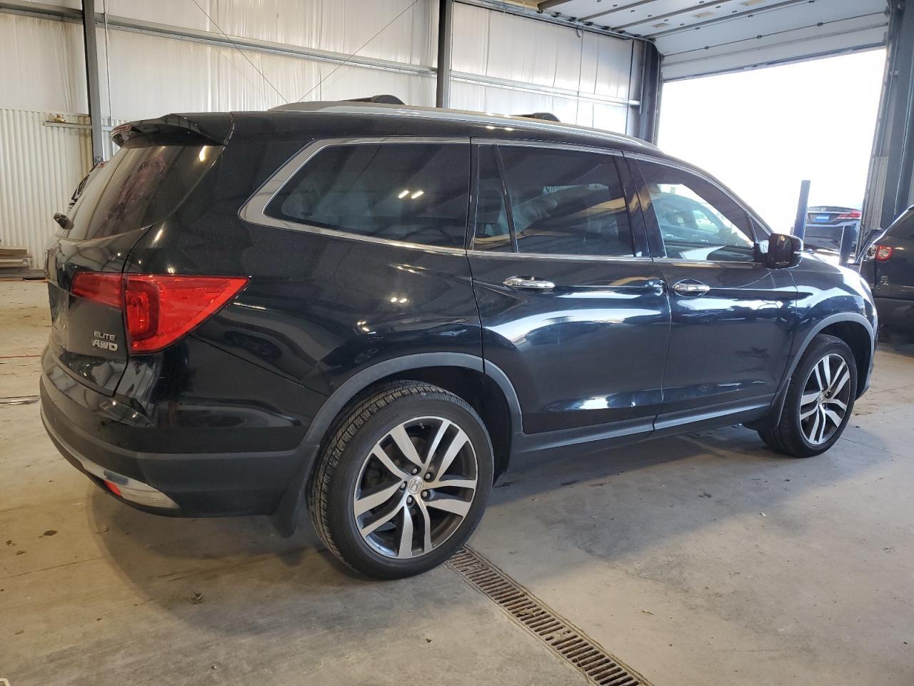 2017 HONDA PILOT