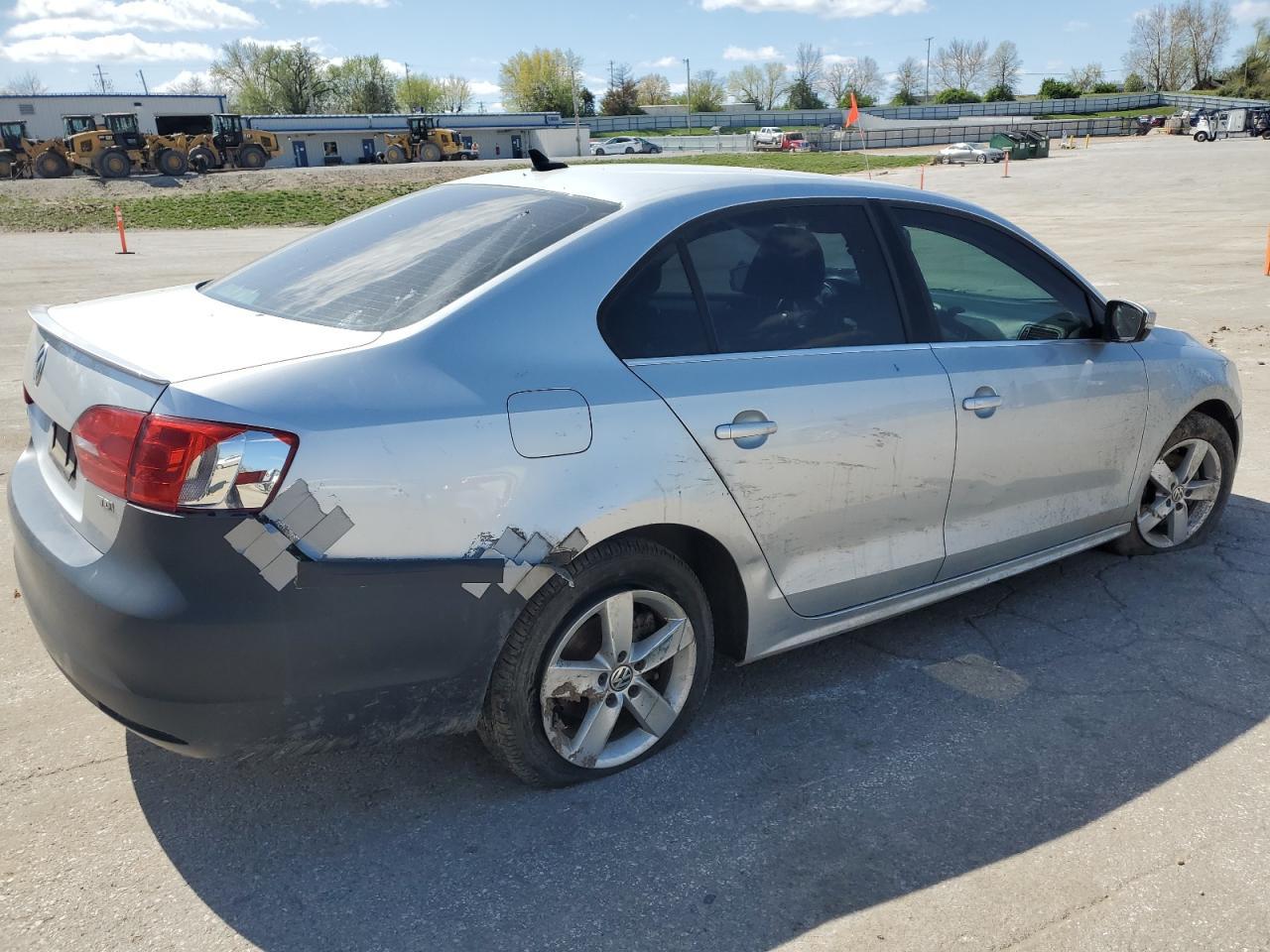 2012 VOLKSWAGEN JETTA