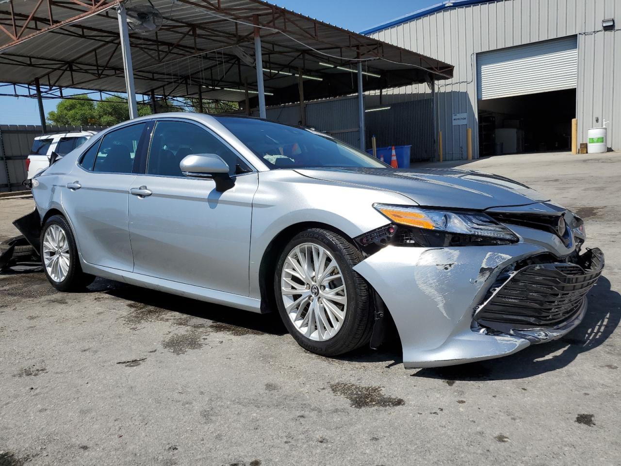 2018 TOYOTA CAMRY