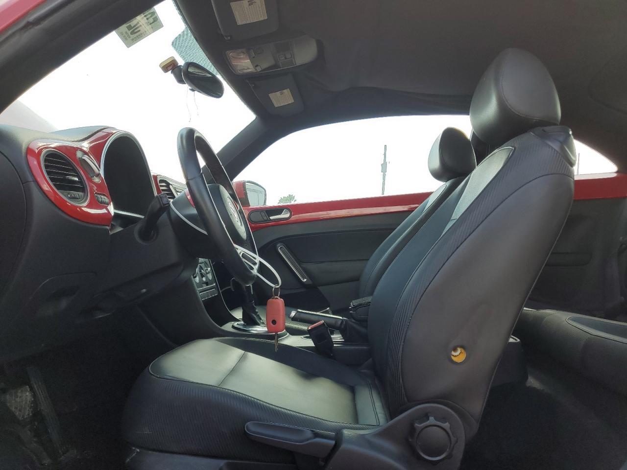 2013 VOLKSWAGEN Beetle