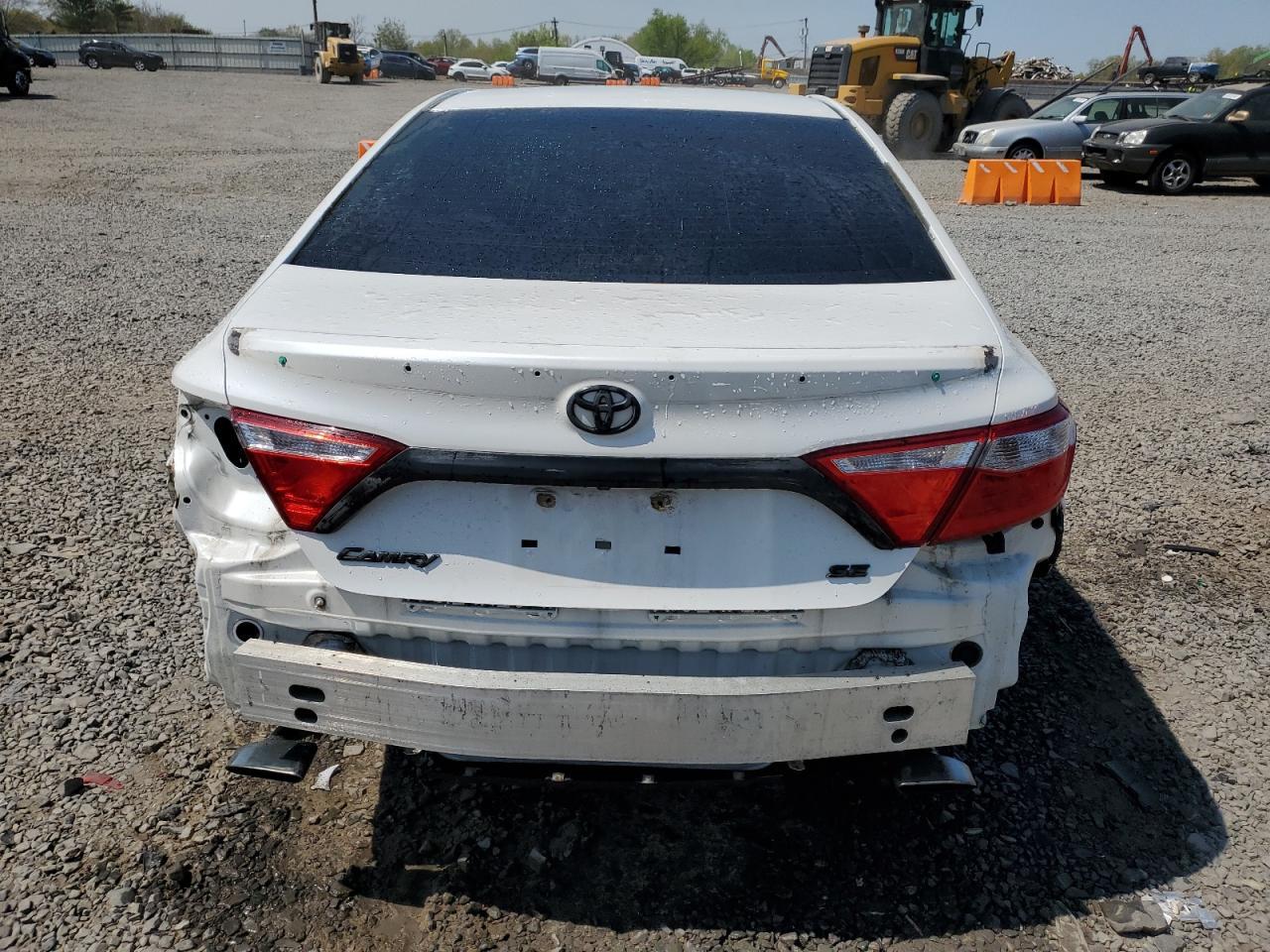 2016 TOYOTA CAMRY