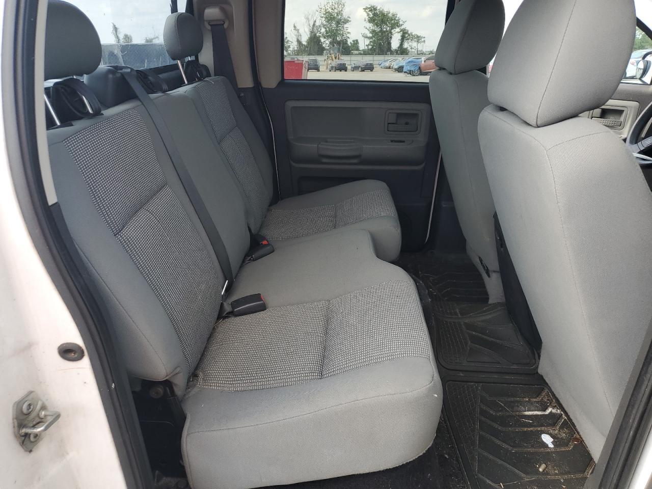 2011 DODGE Dakota