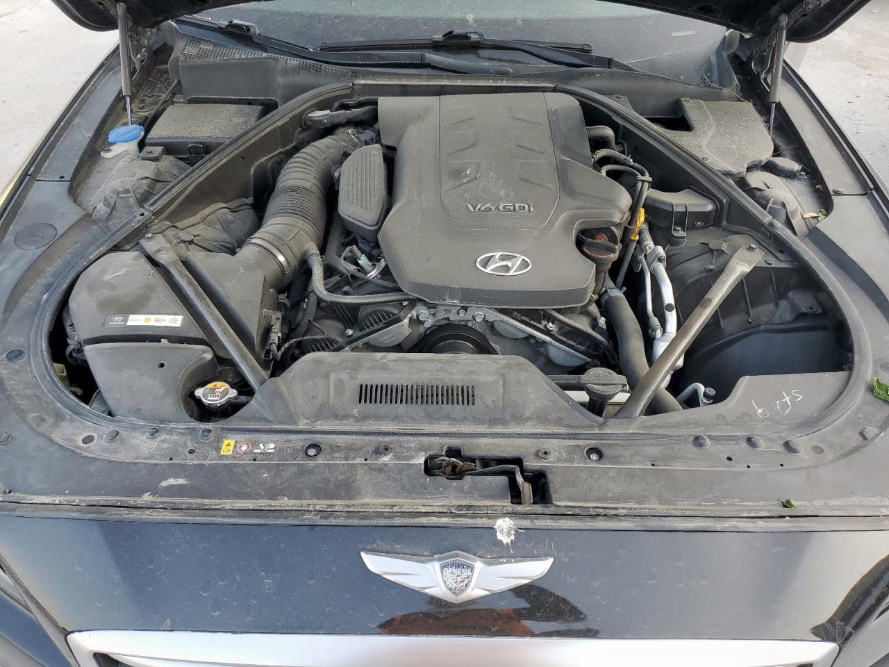 2016 HYUNDAI GENESIS
