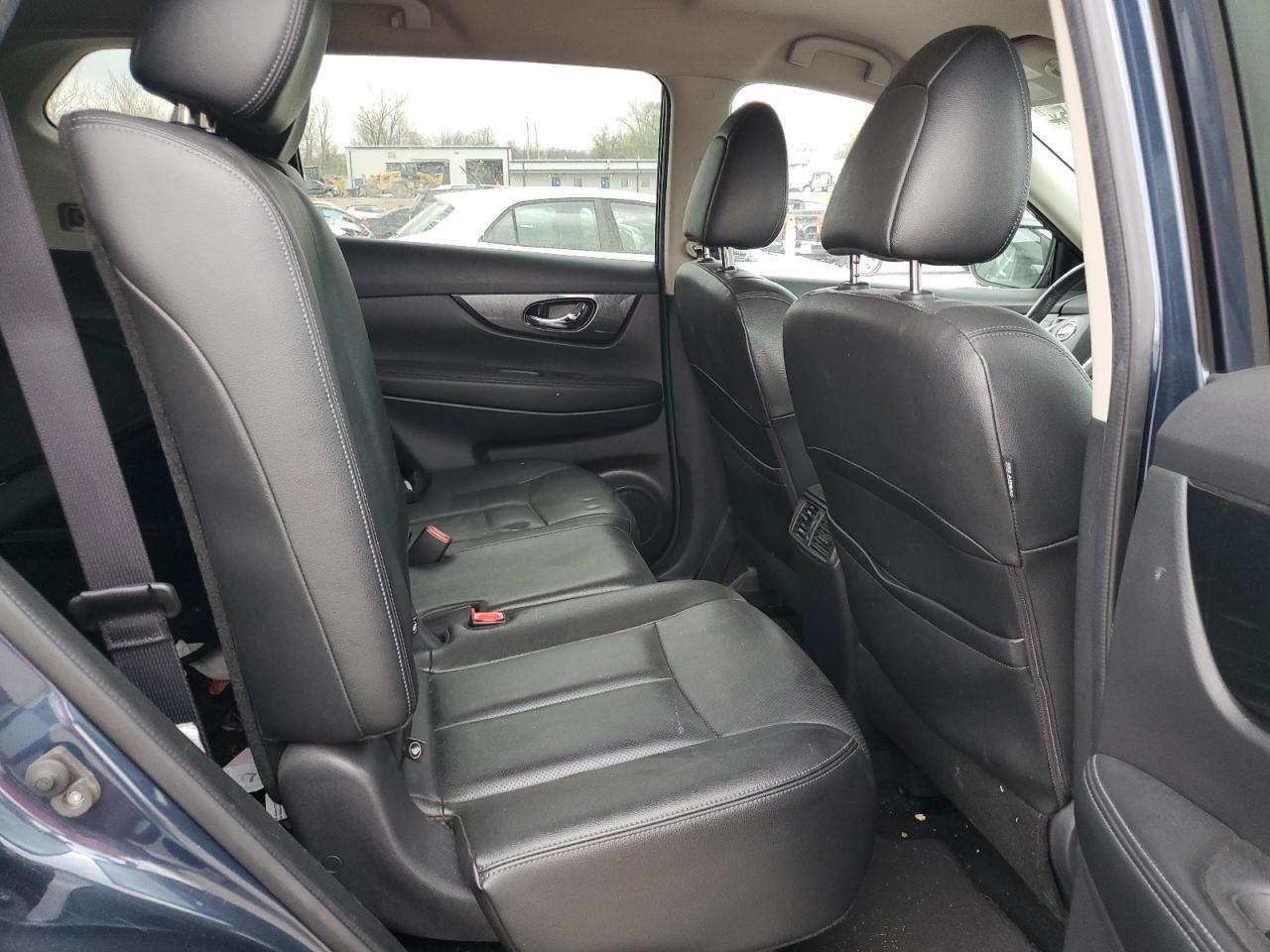 2016 NISSAN ROGUE