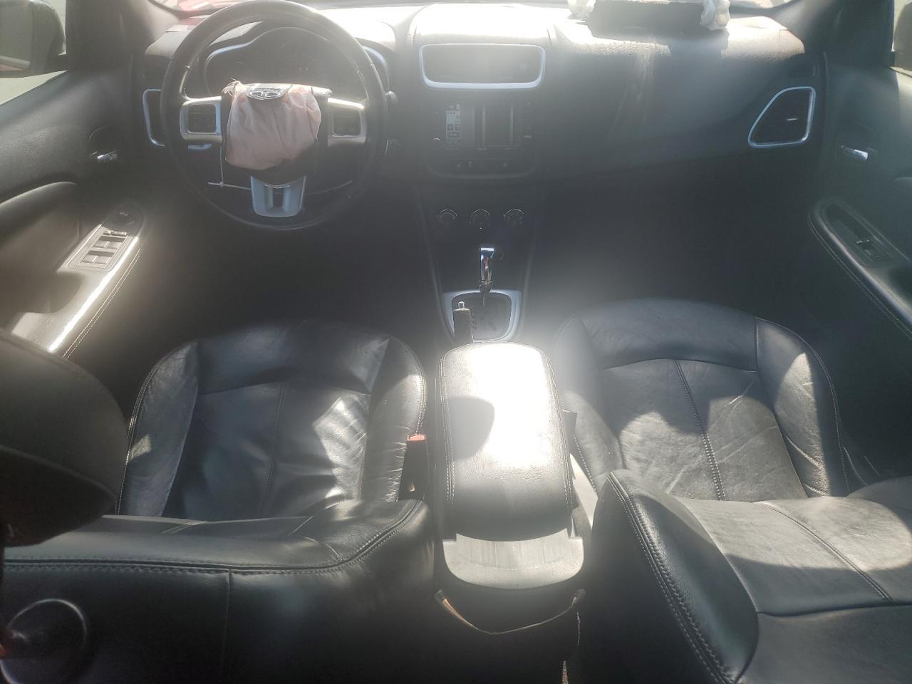 2011 DODGE Avenger