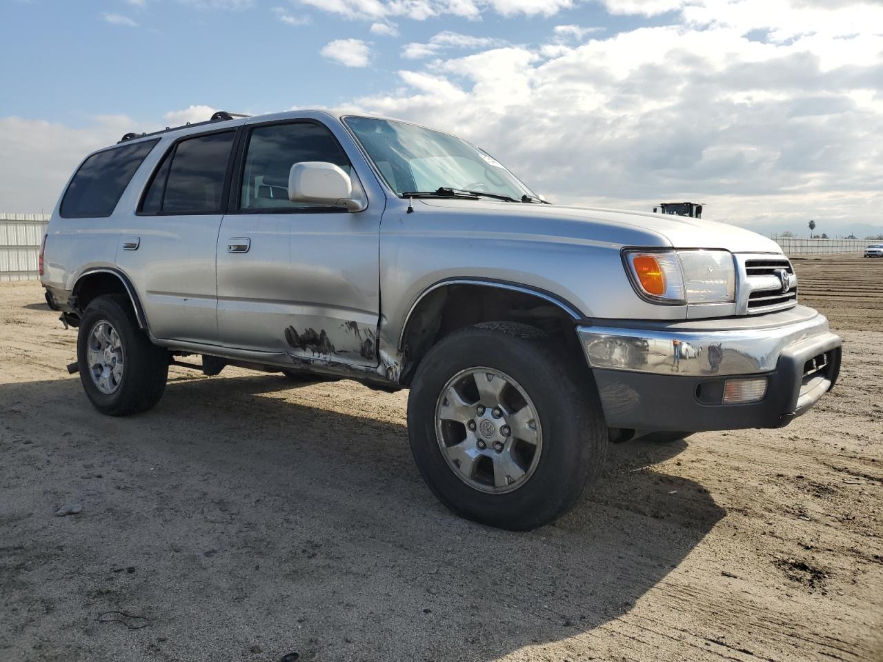 2000 TOYOTA 4Runner