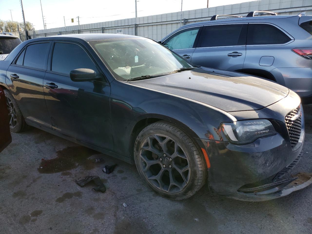2019 CHRYSLER 300