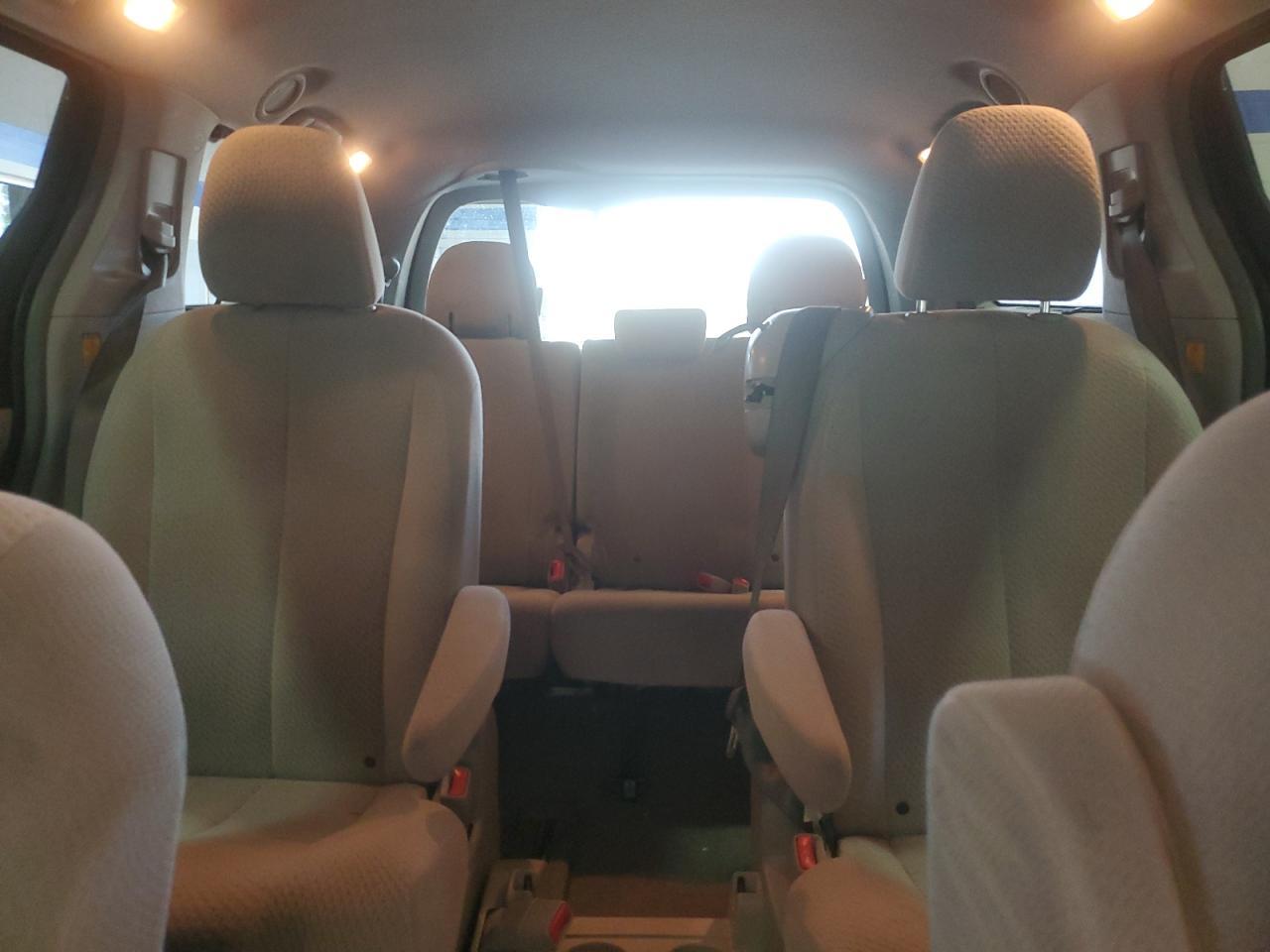 2012 TOYOTA SIENNA