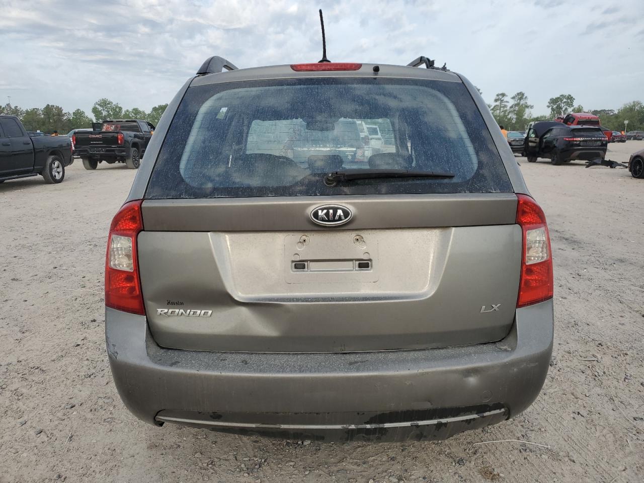 2009 KIA RONDO
