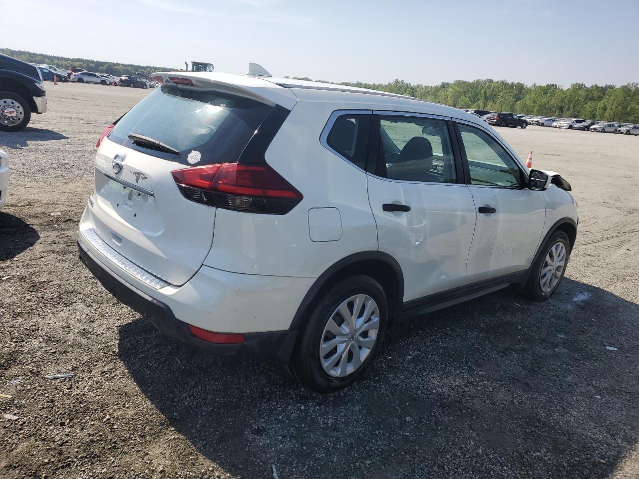 2017 NISSAN ROGUE