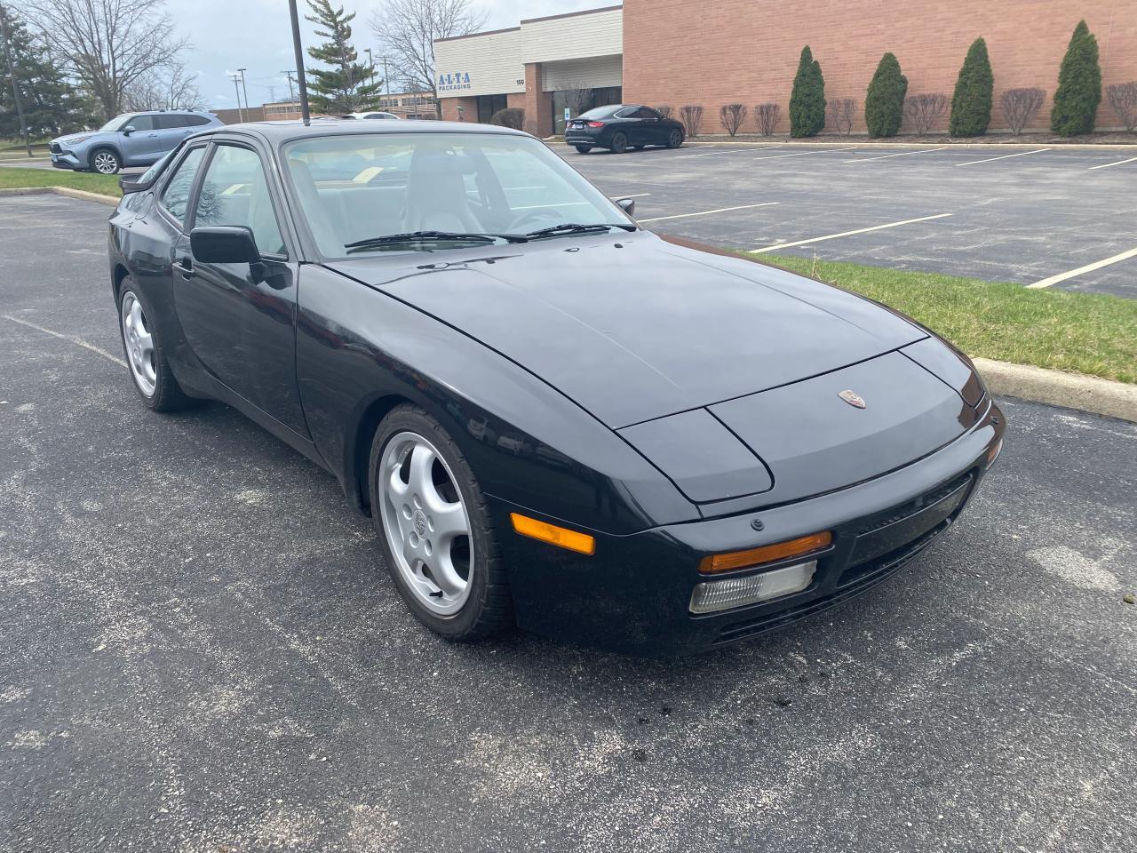 1987 PORSCHE 944