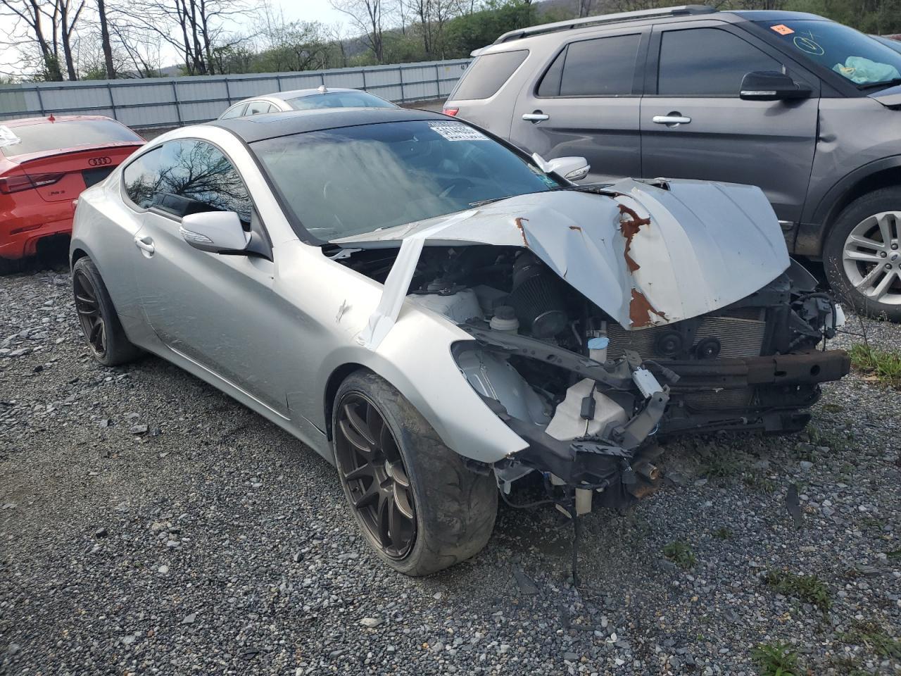 2013 HYUNDAI GENESIS
