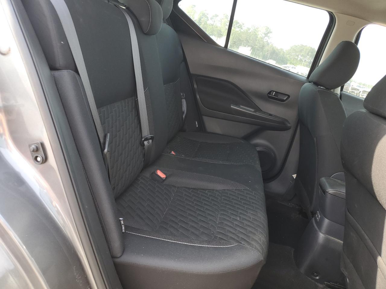 2021 NISSAN KICKS